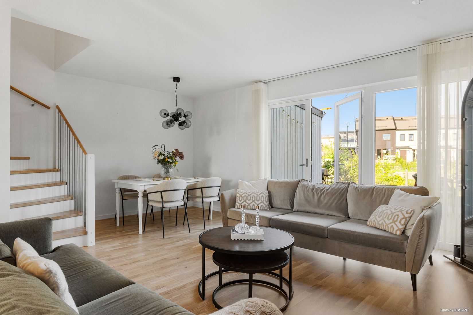 Radhus, Eds Sjöväg 30, Upplands Väsby