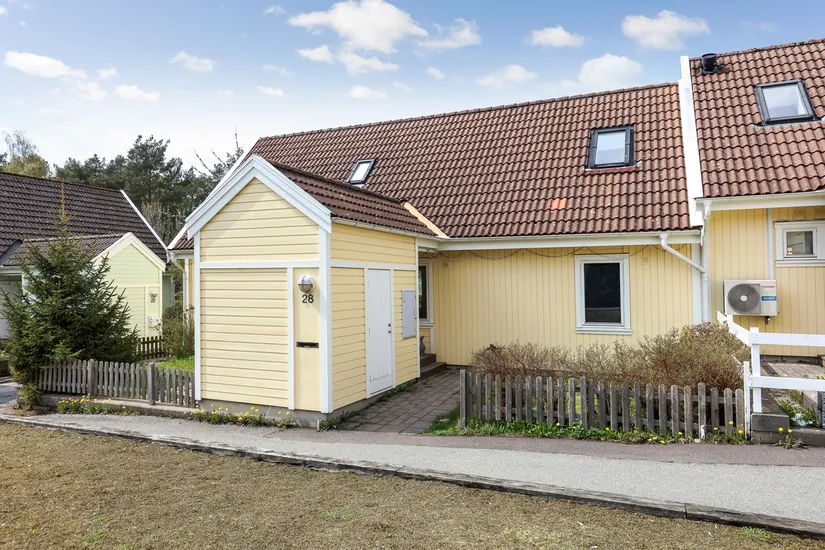 Radhus, Maratongången 28, Biskopsgården, Göteborg