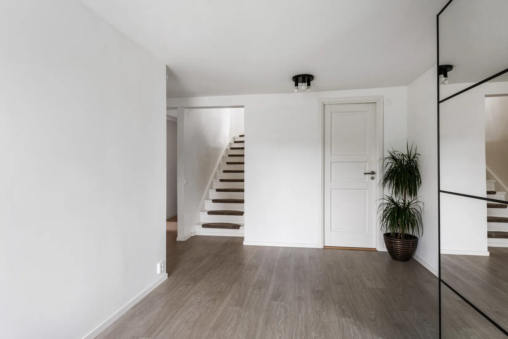 Villa, Källvägen 15, Västra Vallabrink, Täby