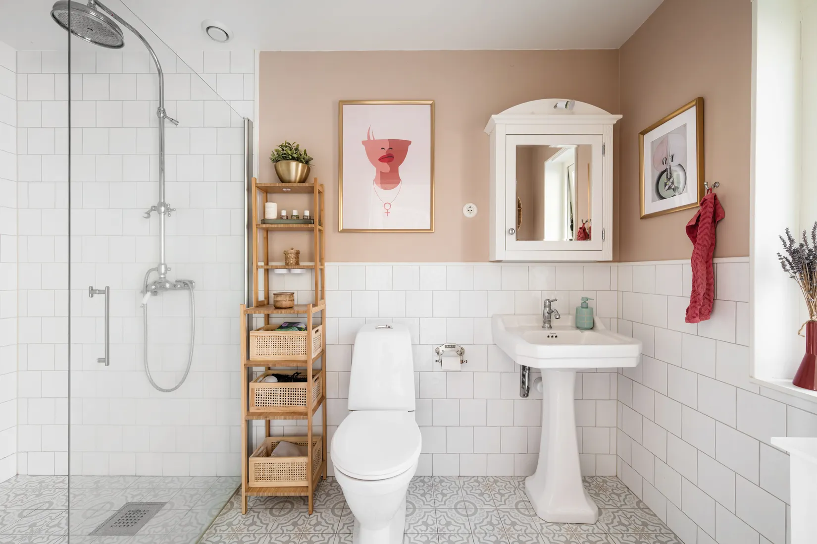 Villa, Hackholmssundsvägen 3, Bro/Ådö, Upplands-Bro