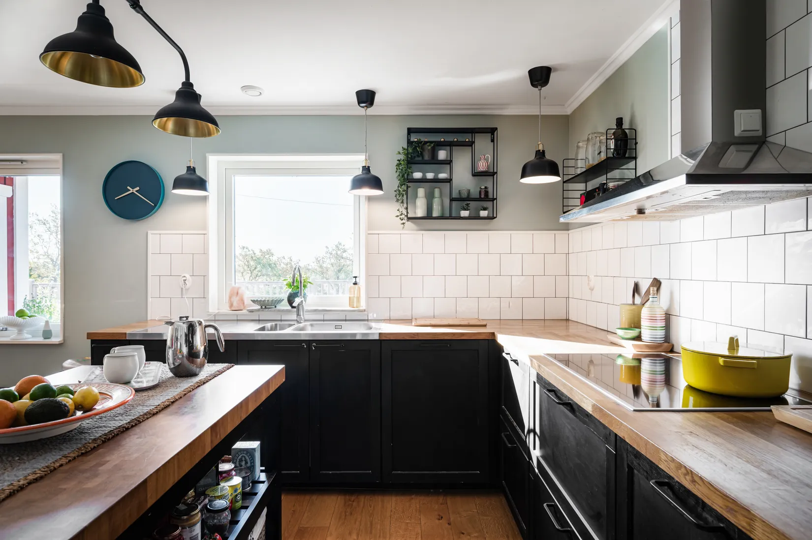Villa, Hackholmssundsvägen 3, Bro/Ådö, Upplands-Bro
