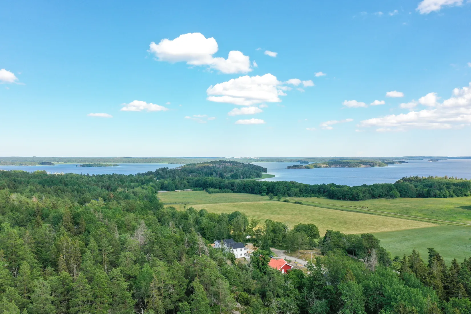Villa, Hackholmssundsvägen 3, Bro/Ådö, Upplands-Bro