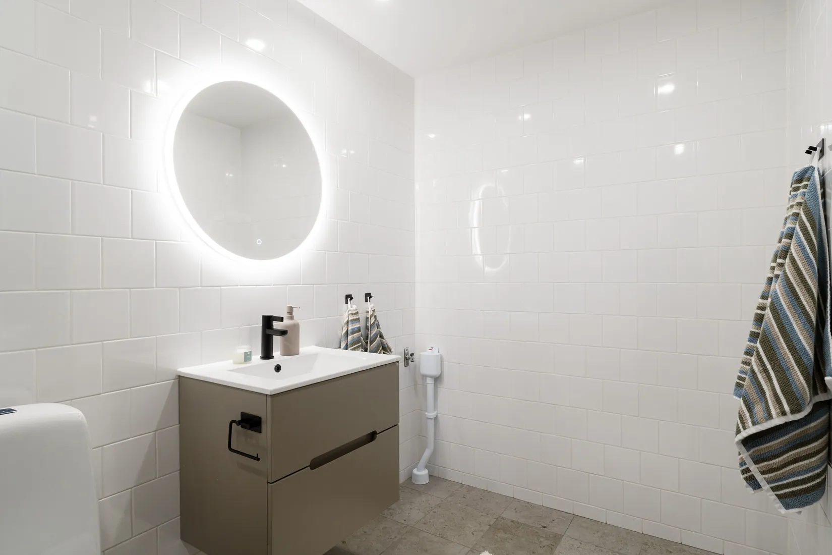 Bostadsrätt, Radhus, Tråddragargränd 5C, Centrala Sundbyberg, Sundbyberg