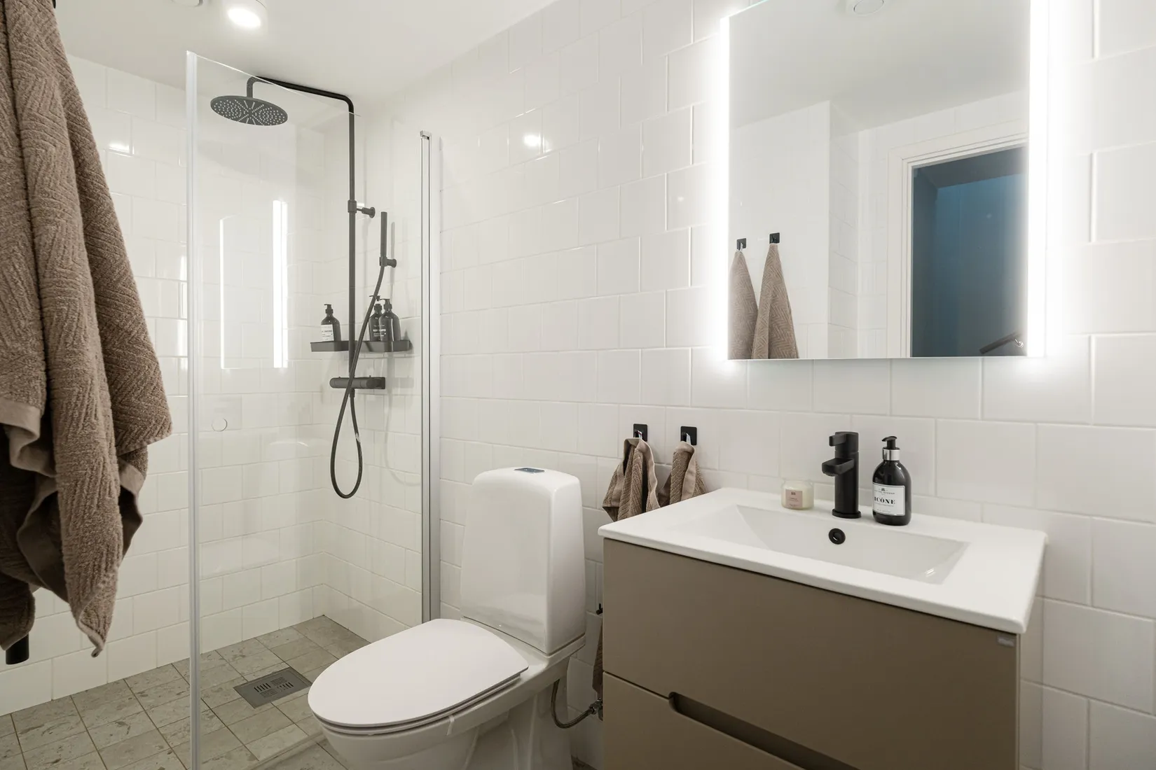 Bostadsrätt, Radhus, Tråddragargränd 5C, Centrala Sundbyberg, Sundbyberg