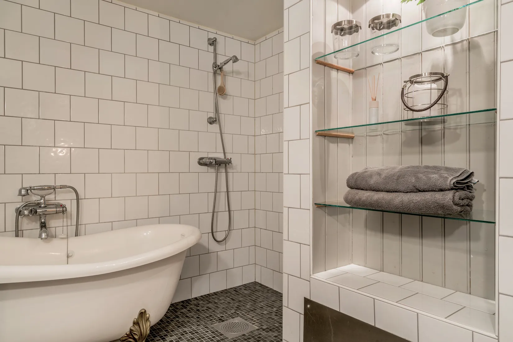 Villa, S:t Annegatan 14, Centralt Öster, Nyköping