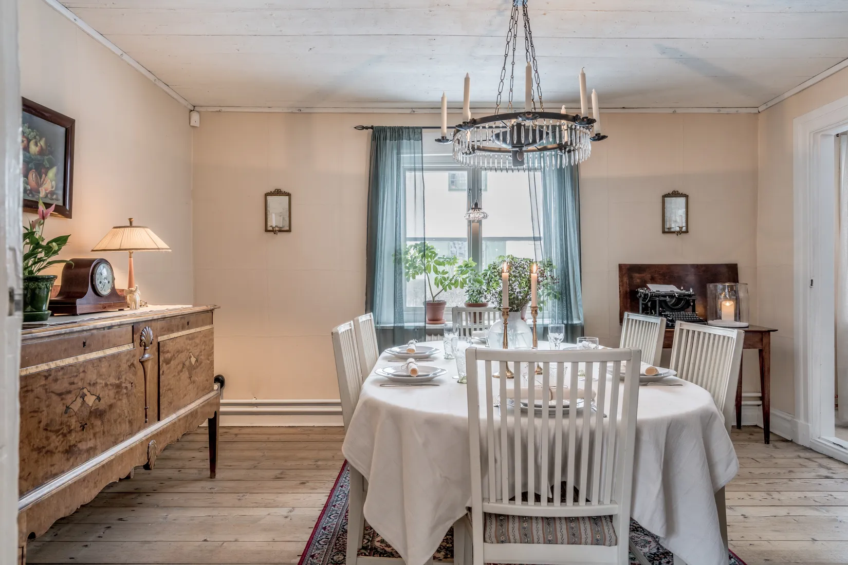 Villa, S:t Annegatan 14, Centralt Öster, Nyköping