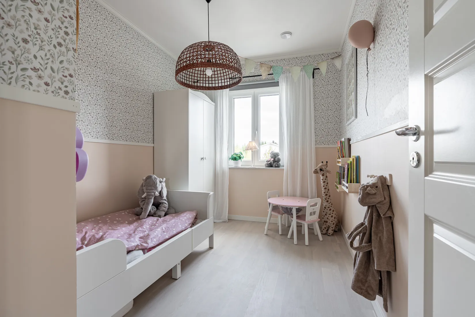 Radhus, Lövsångarvägen 7C, Sånghusvallen, Krokom