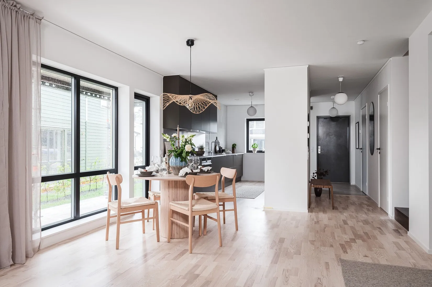 Radhus, Akrobatgatan 11 B, Björkalund, Norrköping