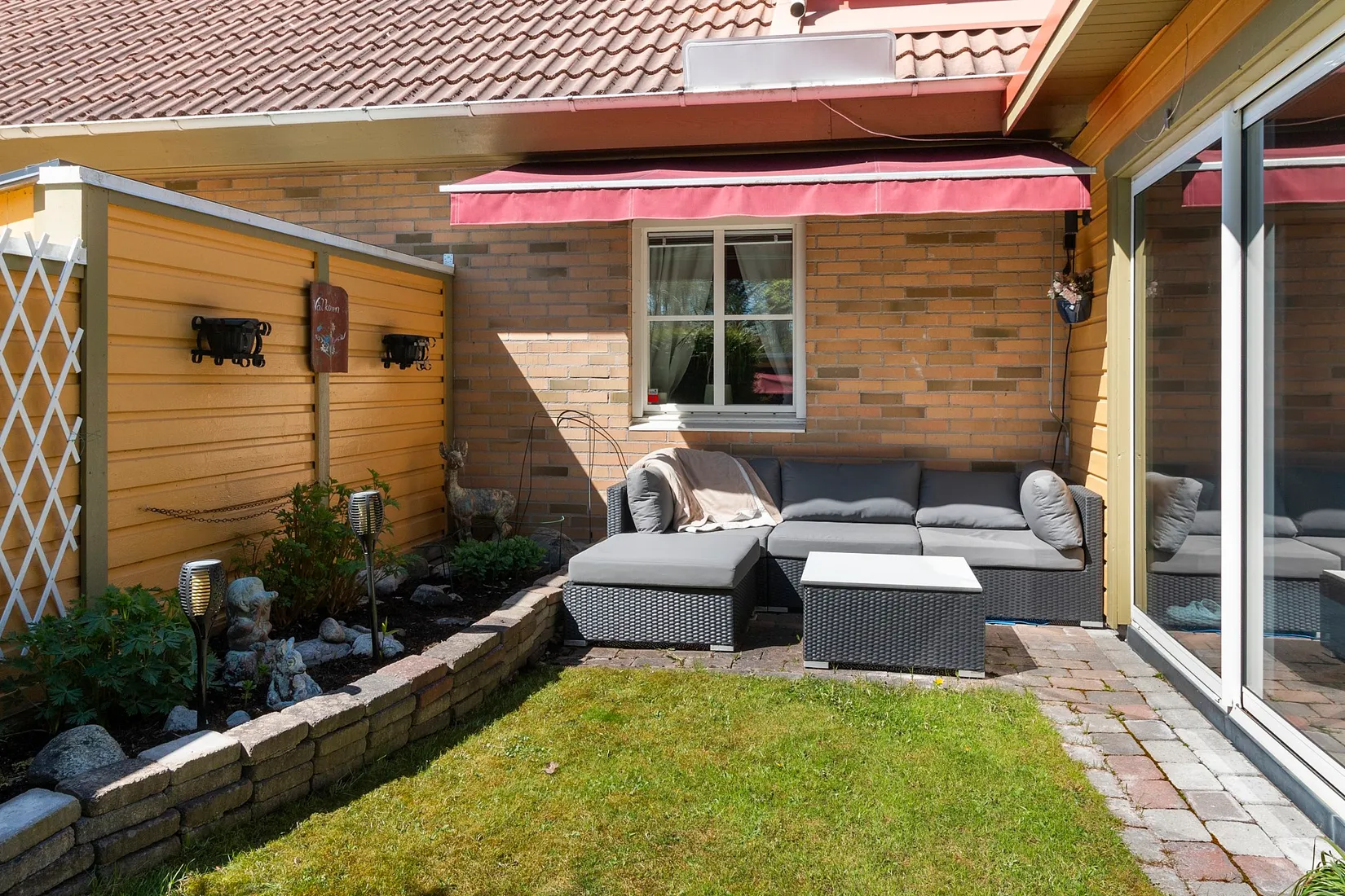 Radhus, Tulpangatan 17, Önsta Gryta, Västerås