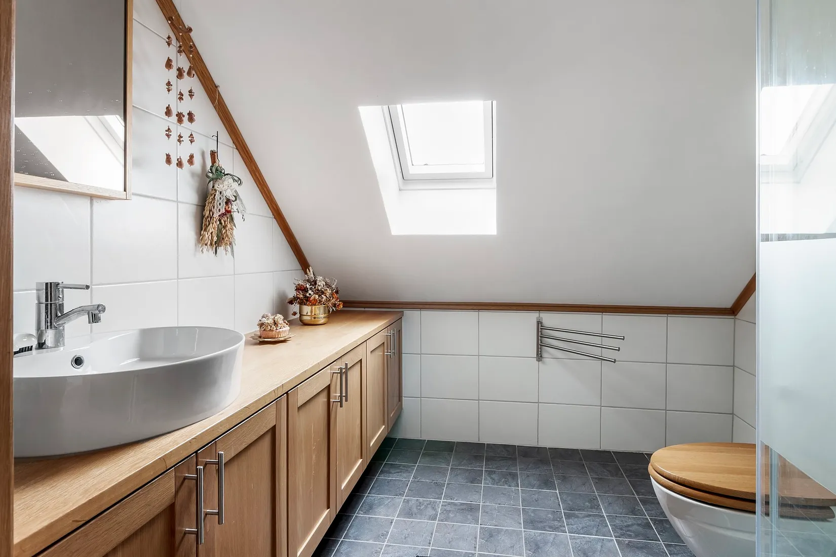 Radhus, Tulpangatan 17, Önsta Gryta, Västerås