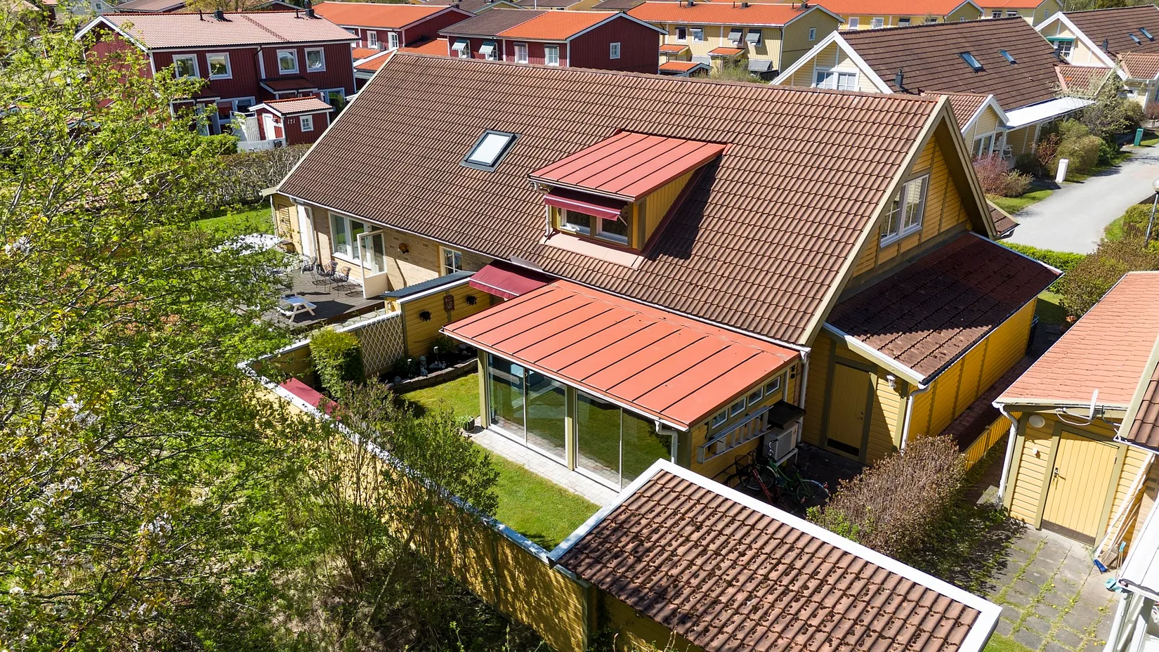 Radhus, Tulpangatan 17, Önsta Gryta, Västerås