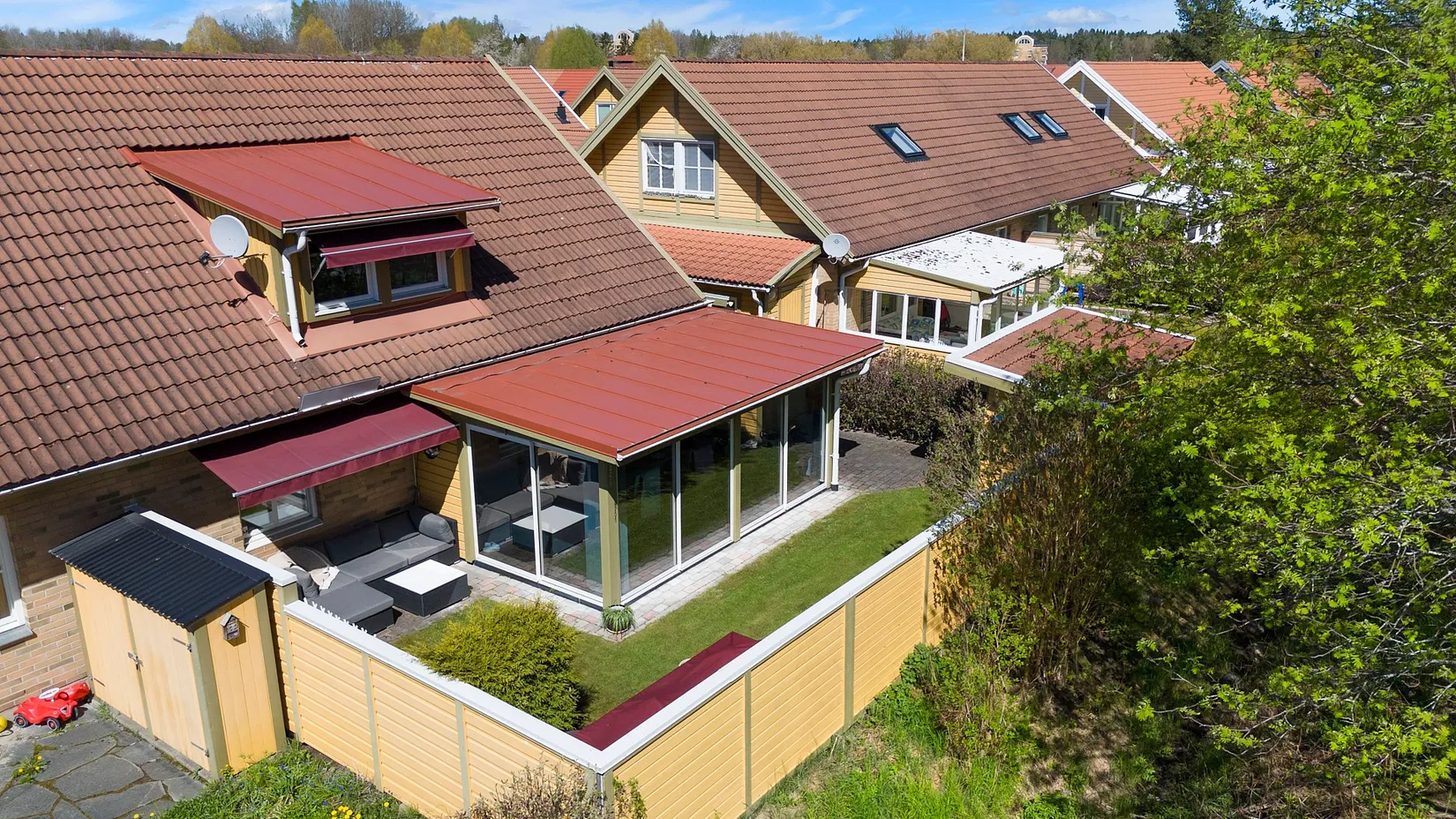 Radhus, Tulpangatan 17, Önsta Gryta, Västerås