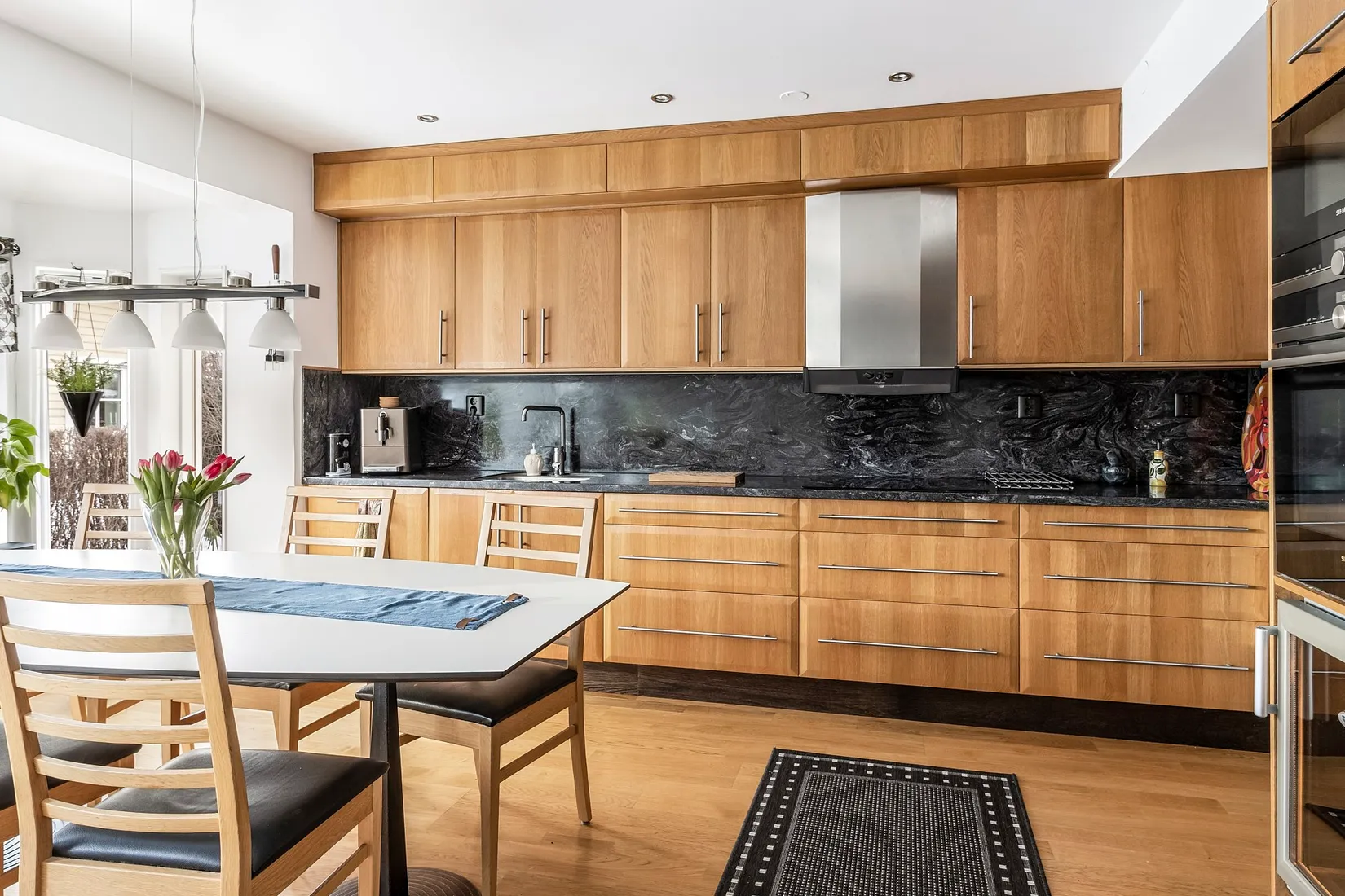 Radhus, Tulpangatan 17, Önsta Gryta, Västerås