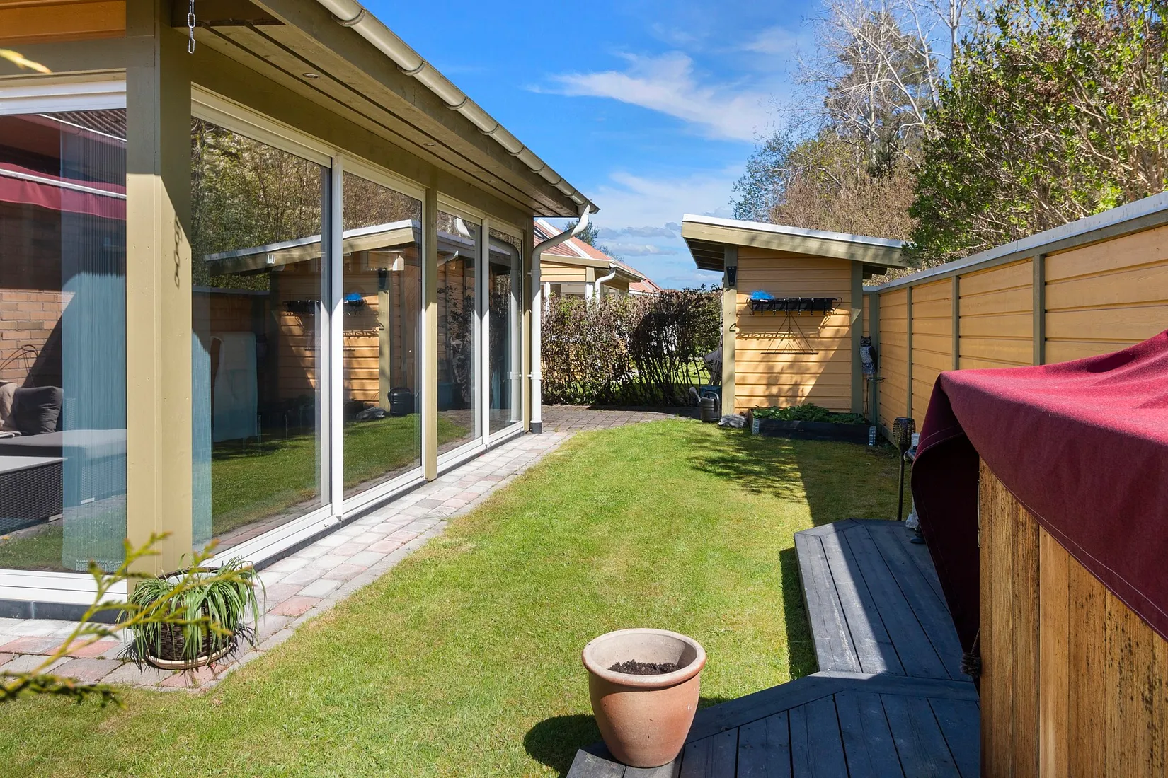 Radhus, Tulpangatan 17, Önsta Gryta, Västerås