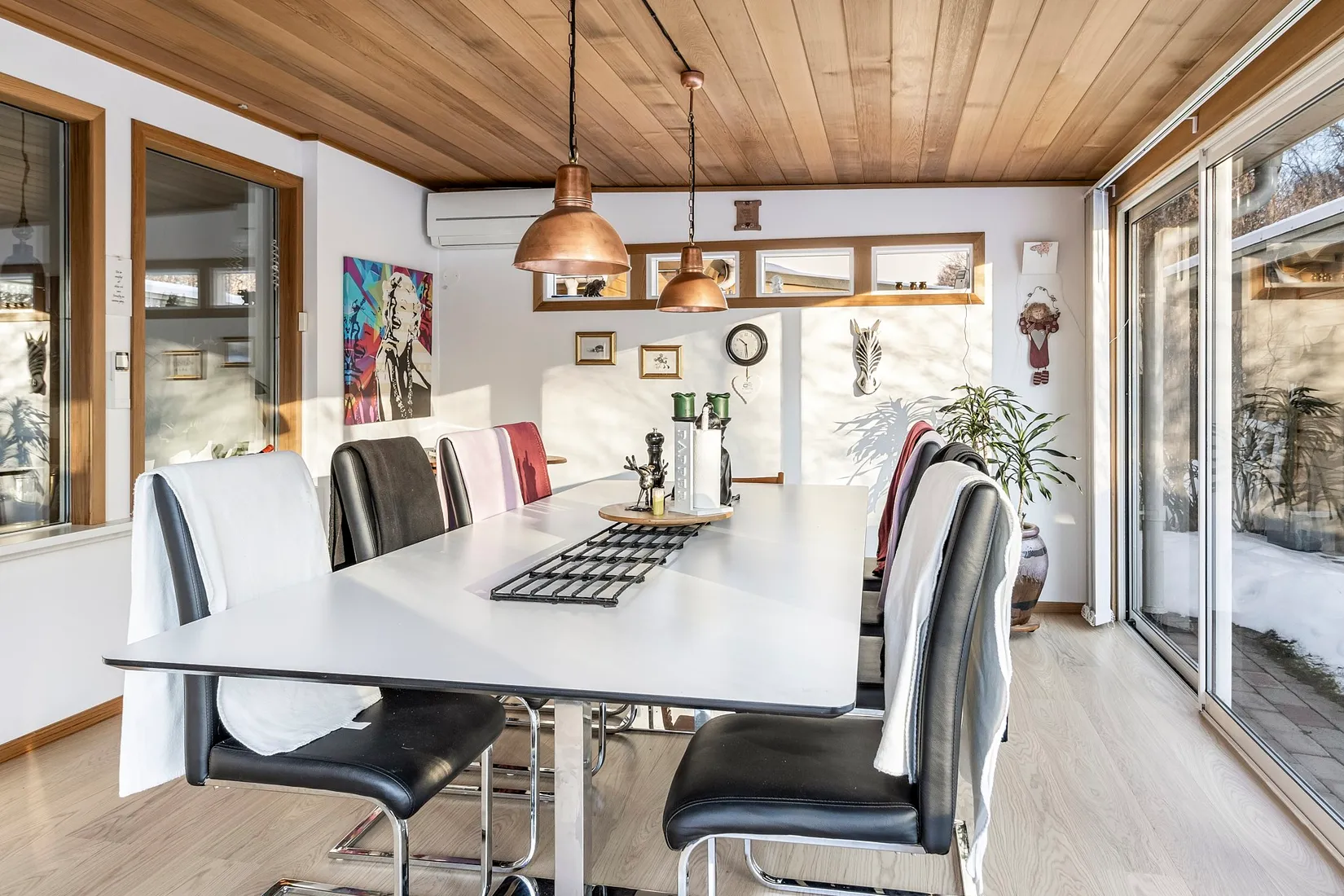 Radhus, Tulpangatan 17, Önsta Gryta, Västerås