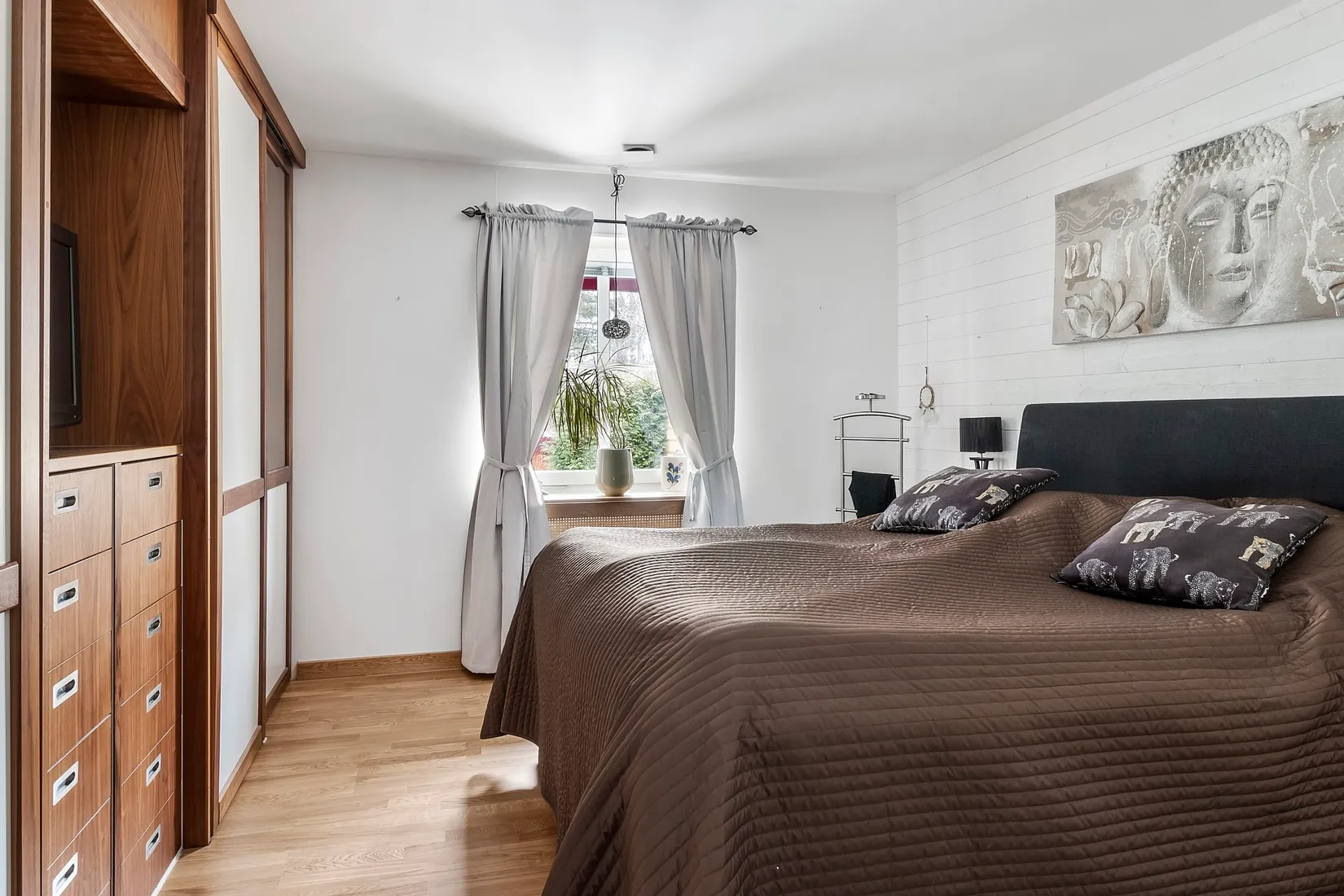 Radhus, Tulpangatan 17, Önsta Gryta, Västerås