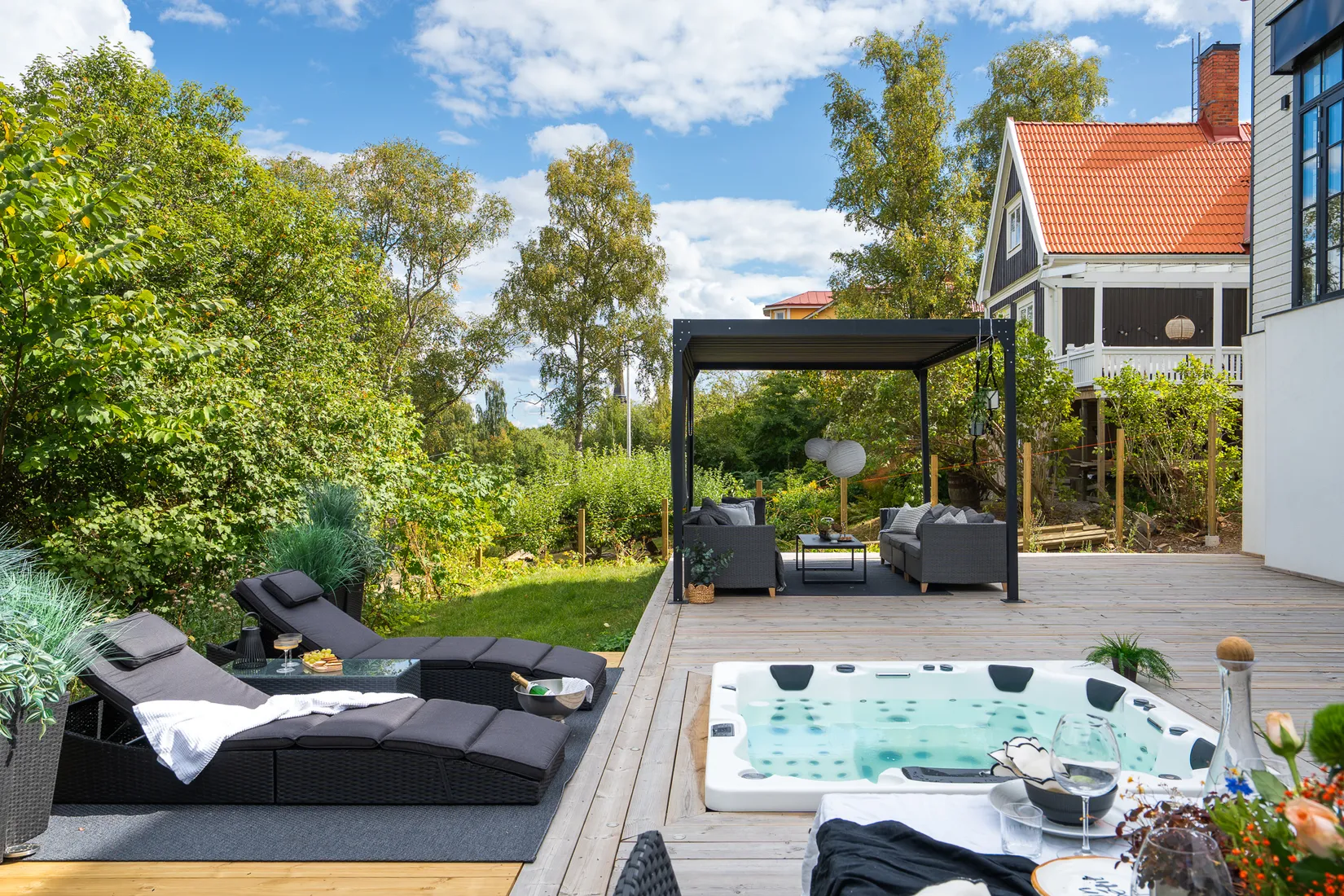 Villa, Lustigkullagatan 24, Lustigkulla, Västerås