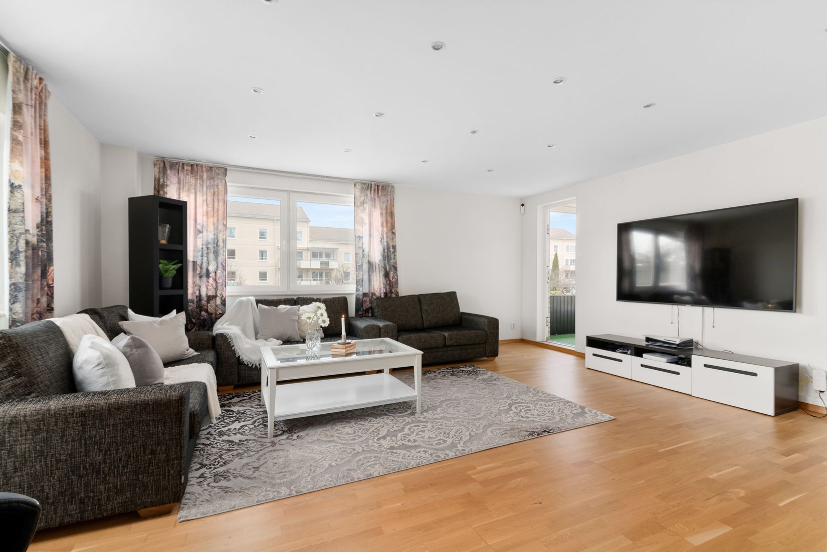 Villa, Kälvestavägen 11, Nälsta, Stockholm