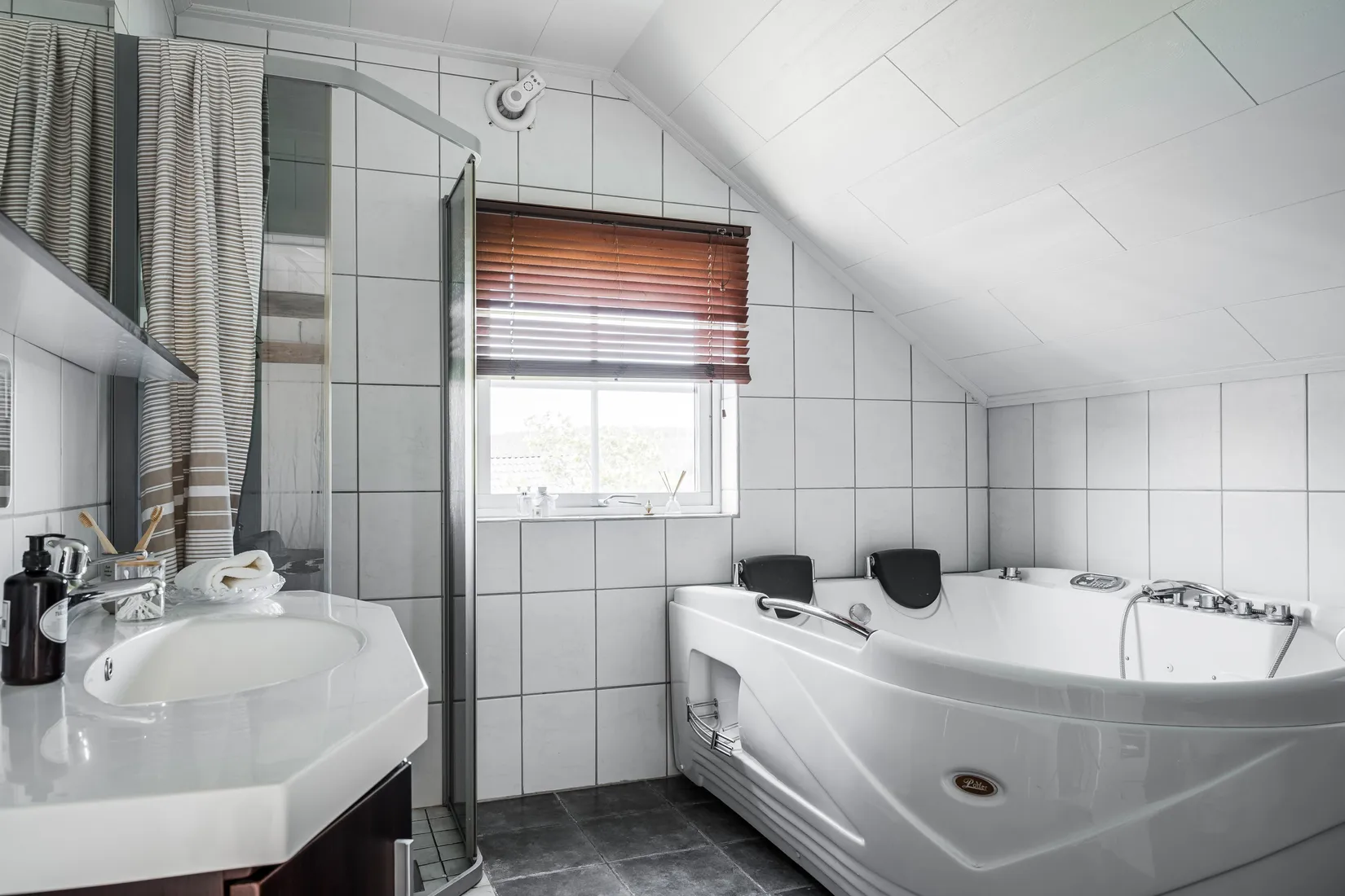 Villa, Västra Ringstad Stora Gärdet 1, Ringstad, Kil
