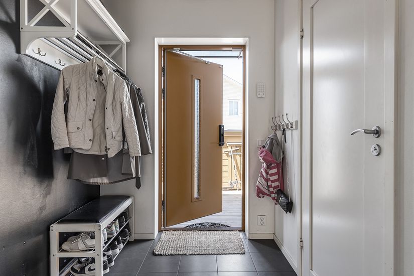 Radhus, Mejerivägen 25, Ale