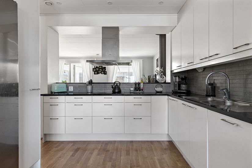 Radhus, Mejerivägen 25, Ale