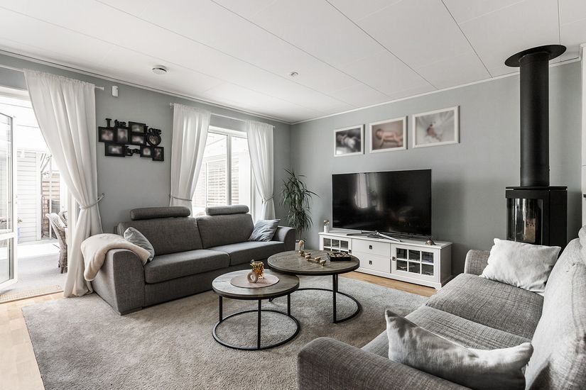 Radhus, Mejerivägen 25, Ale