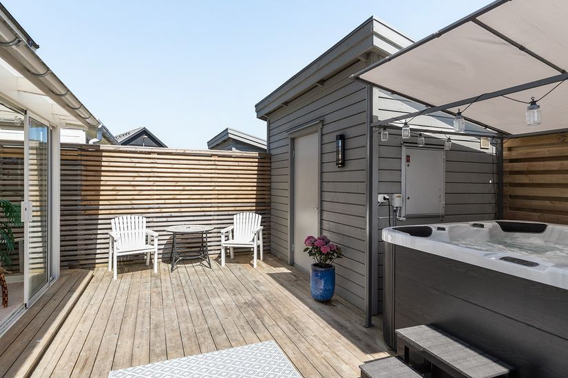 Radhus, Mejerivägen 25, Ale