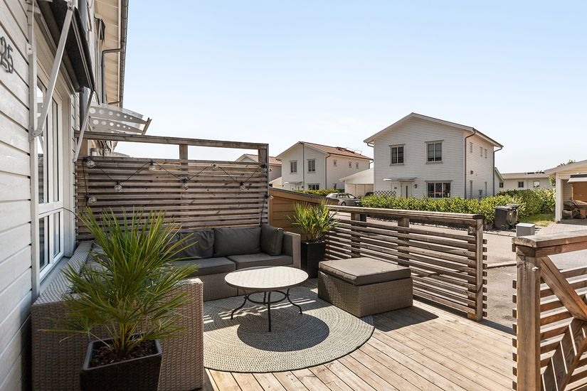 Radhus, Mejerivägen 25, Ale