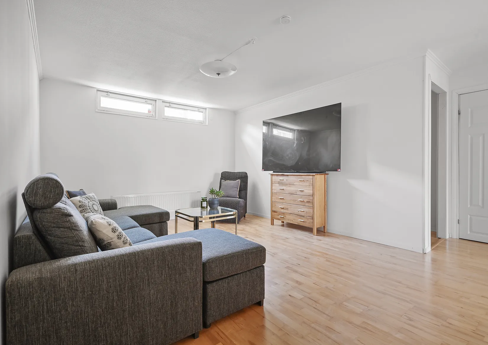 Villa, Radhus, Ljungvägen 53, Sjukyrkoberget, Upplands Väsby