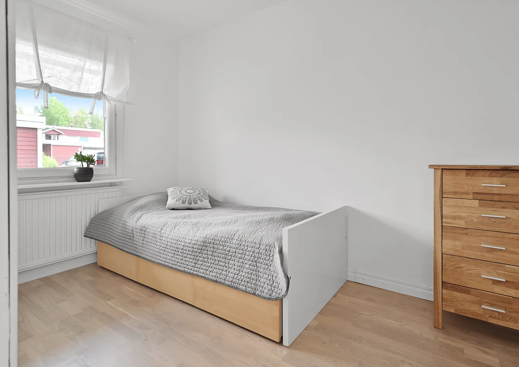 Villa, Radhus, Ljungvägen 53, Sjukyrkoberget, Upplands Väsby