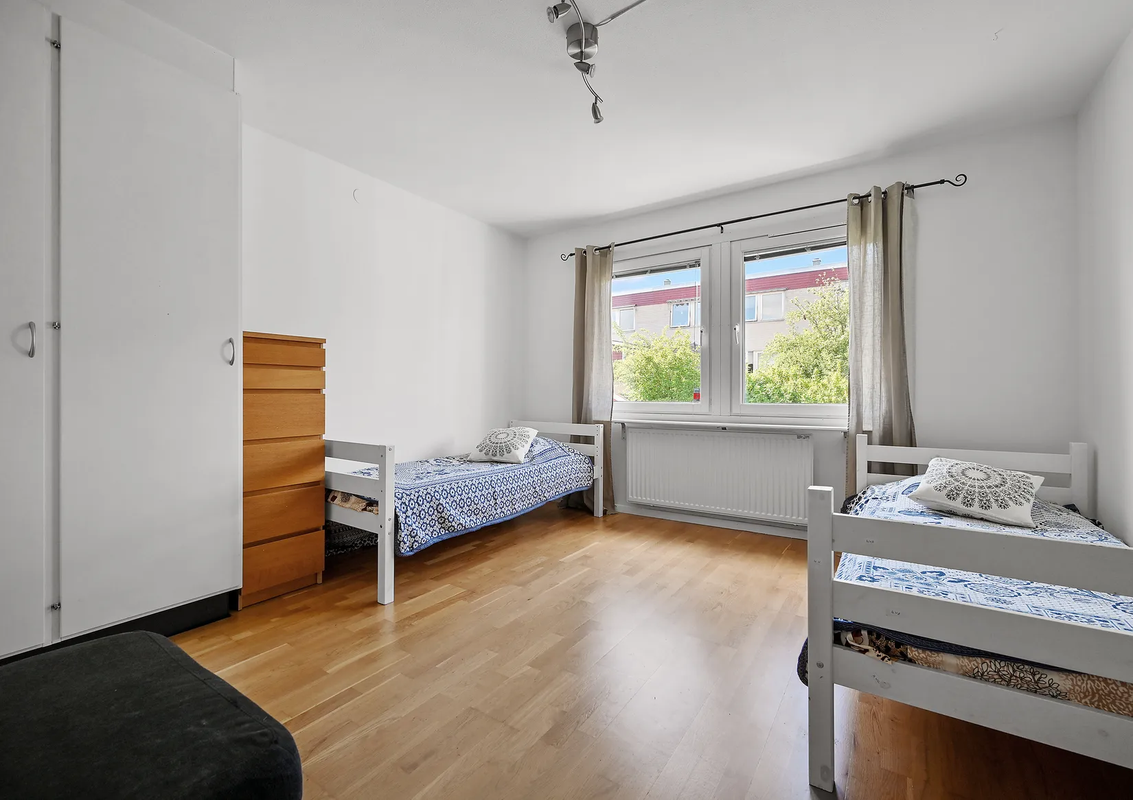 Villa, Radhus, Ljungvägen 53, Sjukyrkoberget, Upplands Väsby