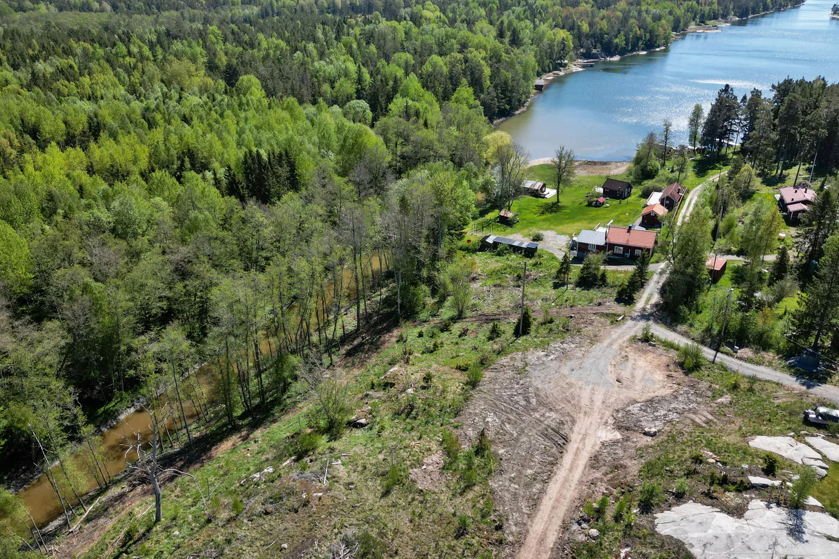 Tomt, Havsnära tomt som går ner till kanalen, Björkö, Norrtälje