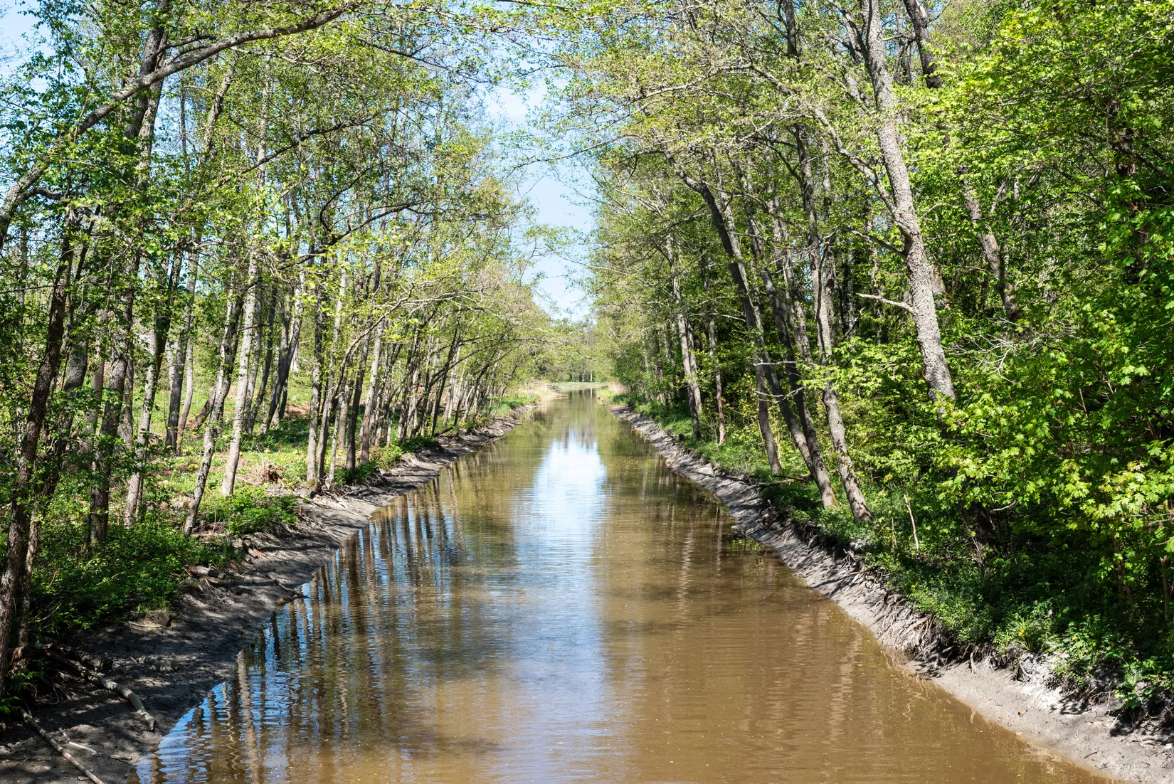 Tomt, Havsnära tomt som går ner till kanalen, Björkö, Norrtälje