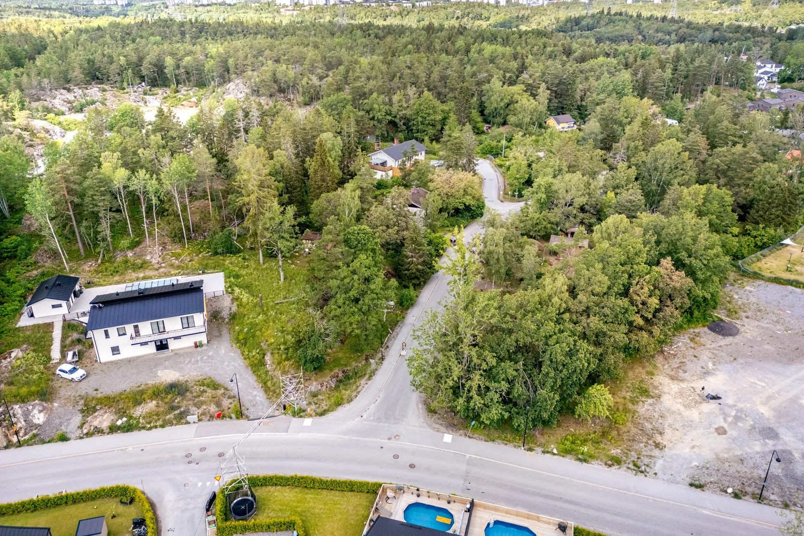 Tomt, Högmoravägen 27, Högmora, Huddinge
