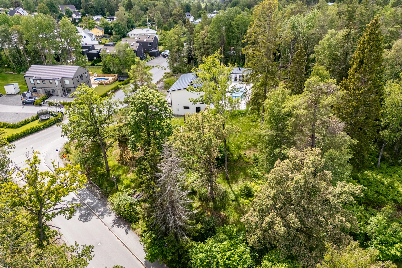 Tomt, Högmoravägen 27, Högmora, Huddinge