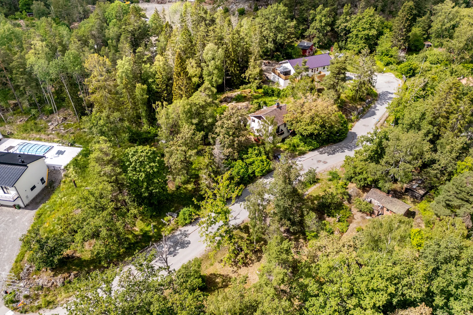 Tomt, Högmoravägen 27, Högmora, Huddinge