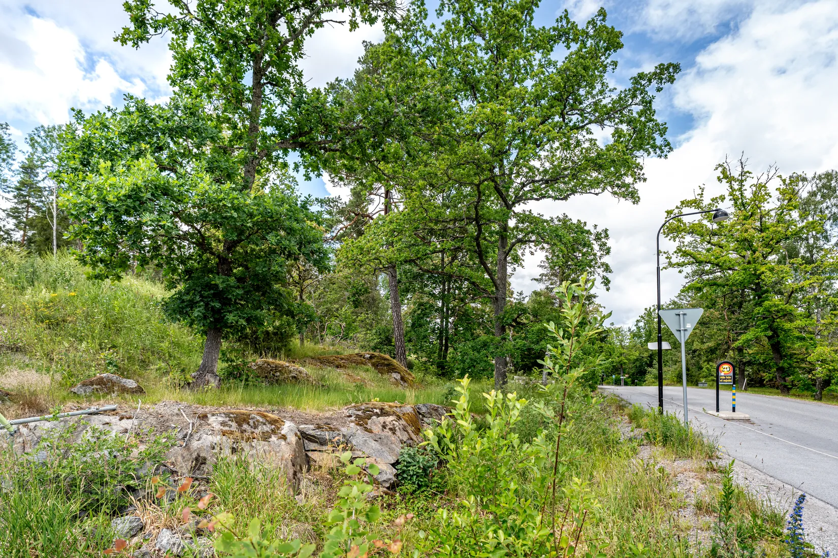 Tomt, Högmoravägen 27, Högmora, Huddinge