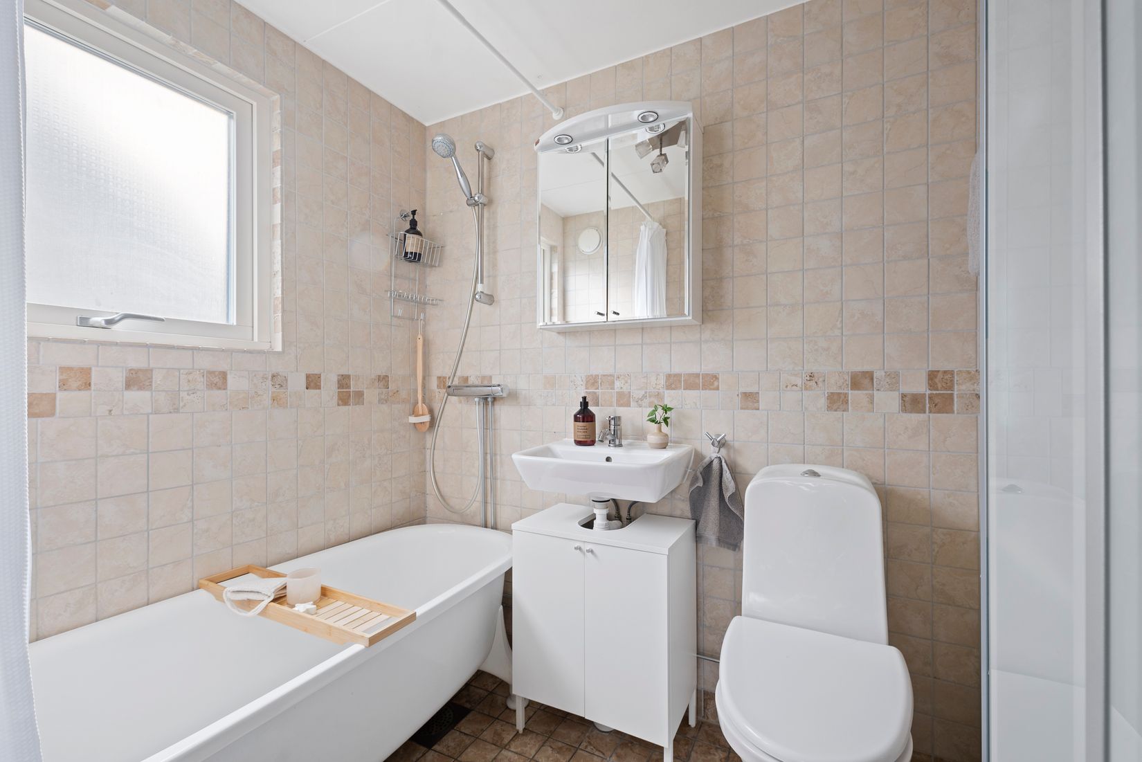 Radhus, Nöthårsvägen 49, Nåntuna, Uppsala