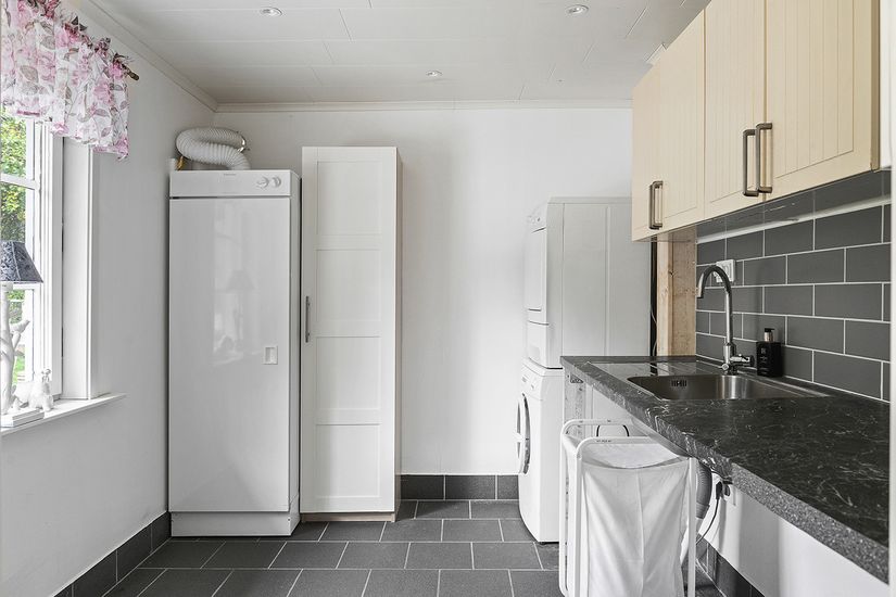 Villa, Kollanda 145, Ale