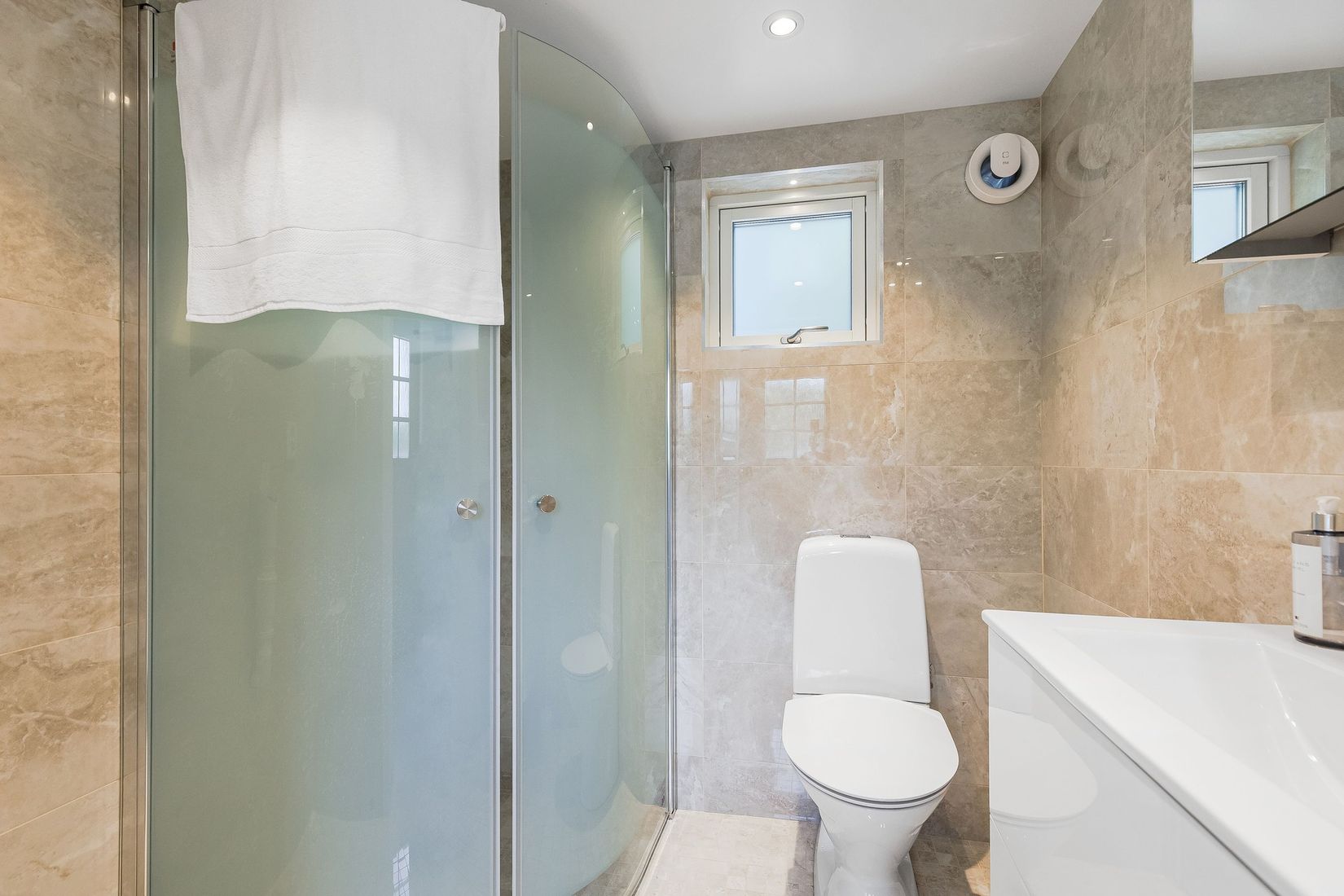 Villa, Strandvägen 18B, Kalmarsand/Fånäs, Håbo