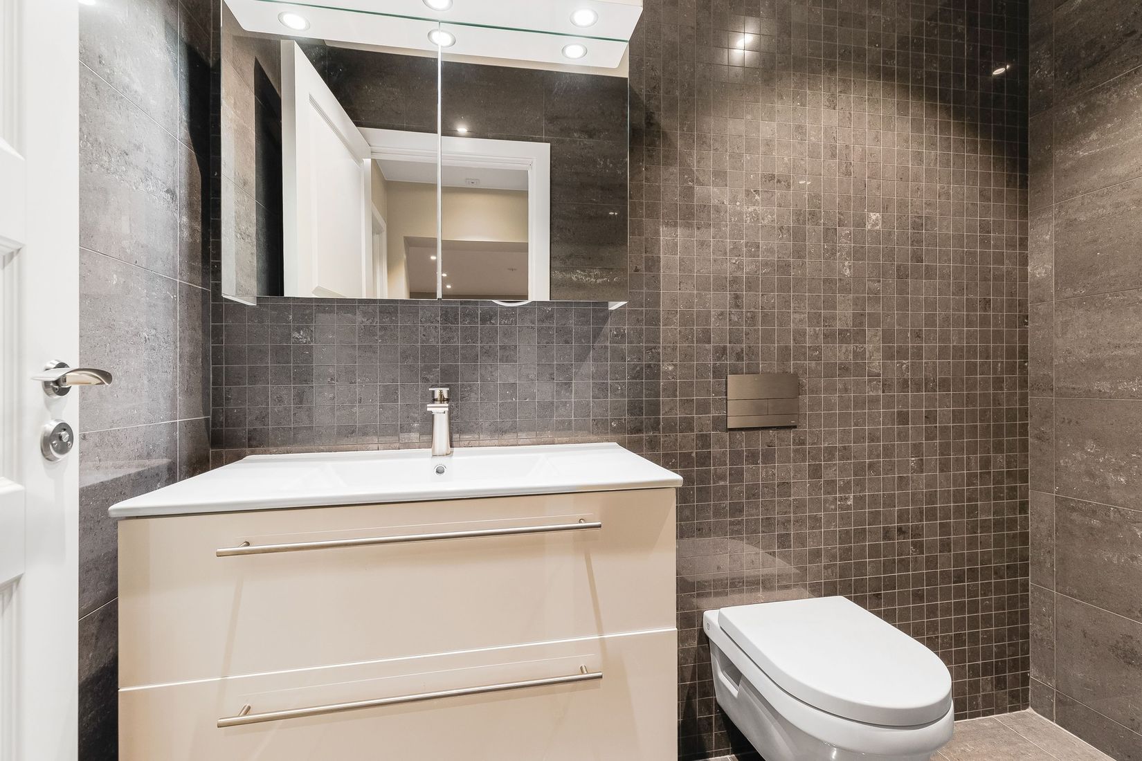 Villa, Strandvägen 18B, Kalmarsand/Fånäs, Håbo