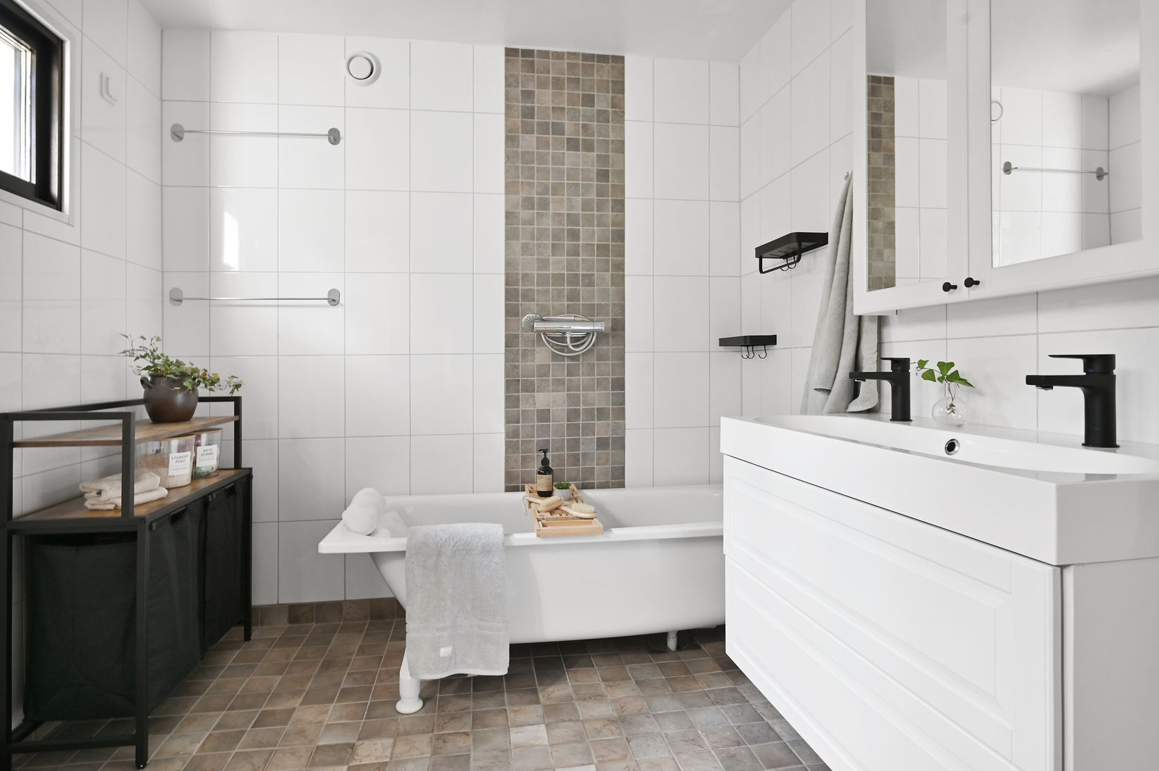 Villa, Radhus, Operettgränd 2, Viksjö - Hummelmora, Järfälla