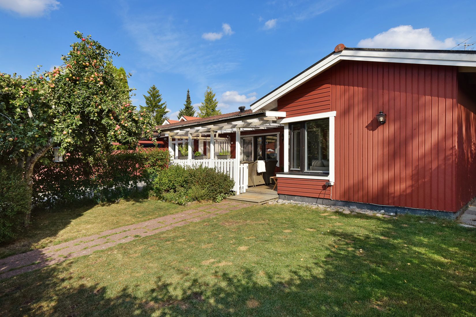 Villa, Radhus, Operettgränd 2, Viksjö - Hummelmora, Järfälla