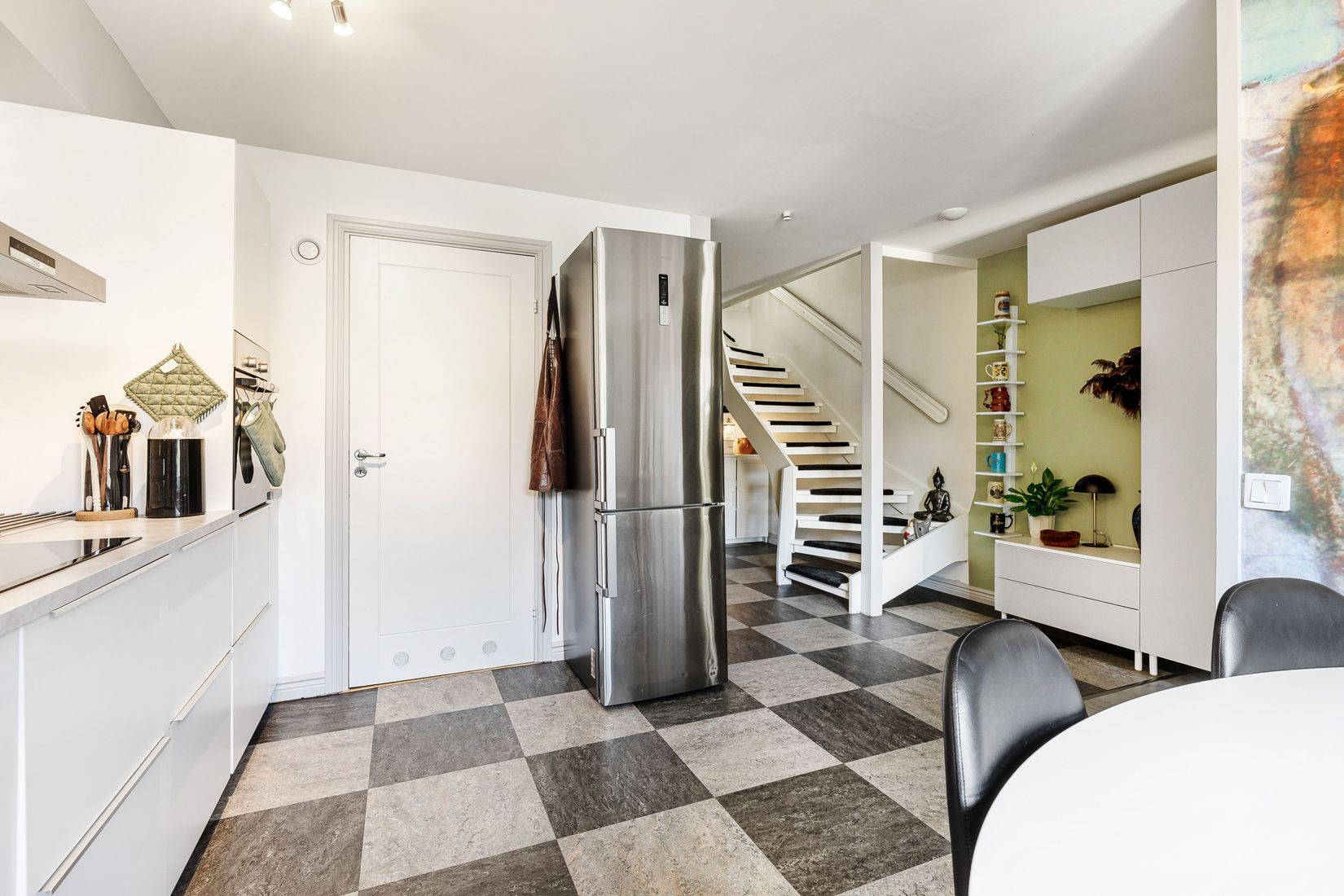 Bostadsrätt, Kyrkogatan 1F, Centralt vid Kyrkberget, Strängnäs