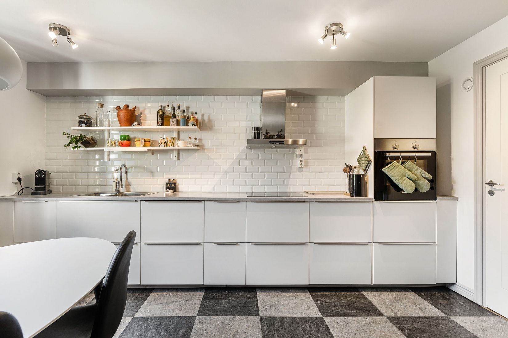 Bostadsrätt, Kyrkogatan 1F, Centralt vid Kyrkberget, Strängnäs