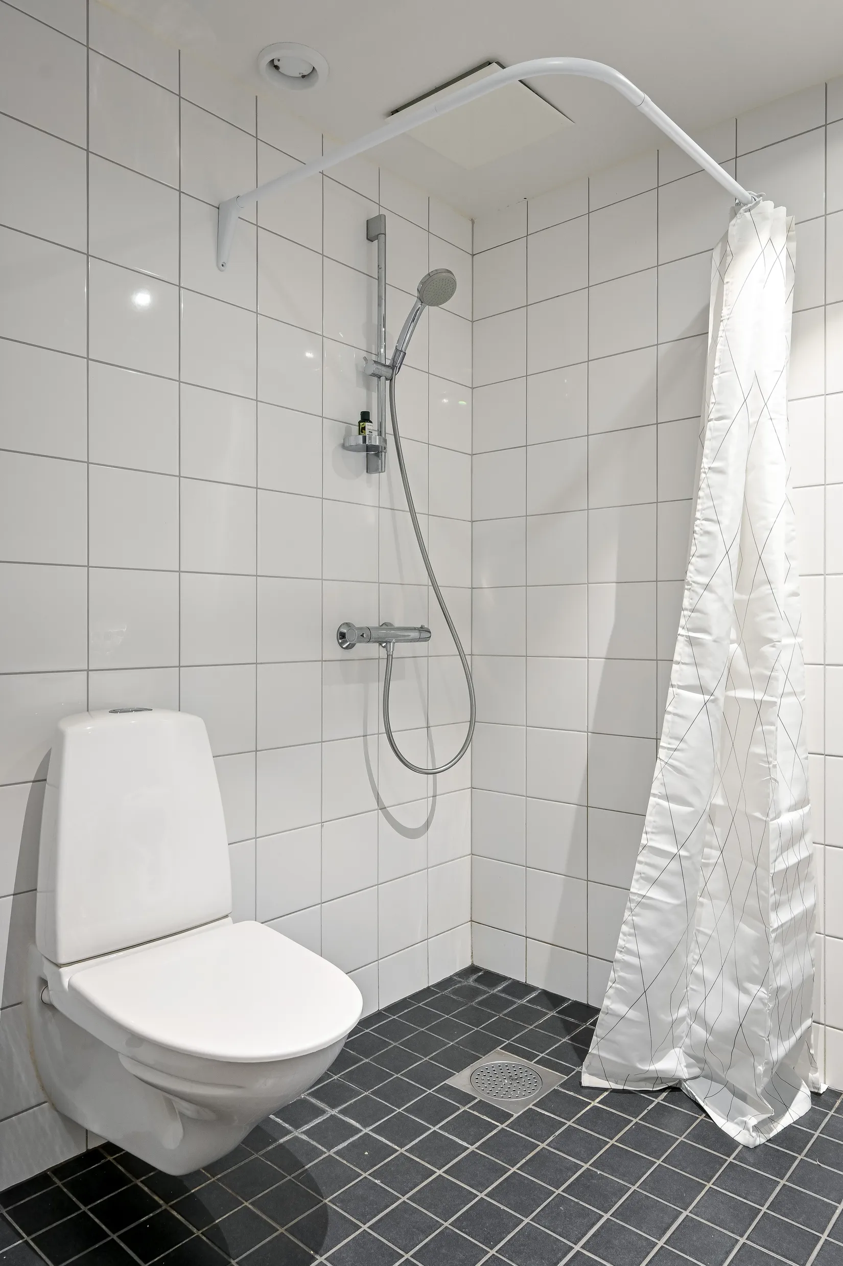 Bostadsrätt, Kansligränd 18, Kvarnbergsplan, Huddinge