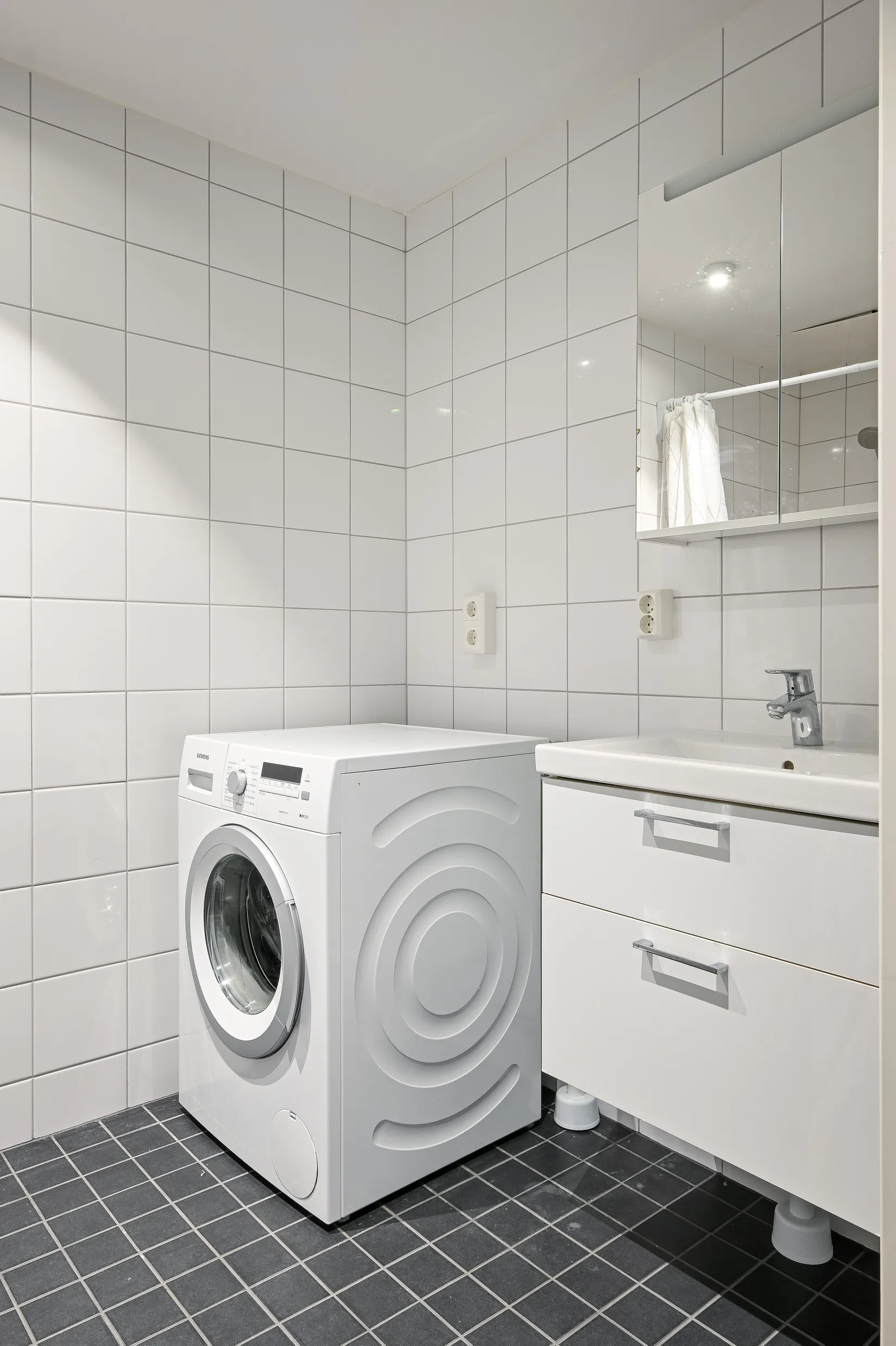 Bostadsrätt, Kansligränd 18, Kvarnbergsplan, Huddinge