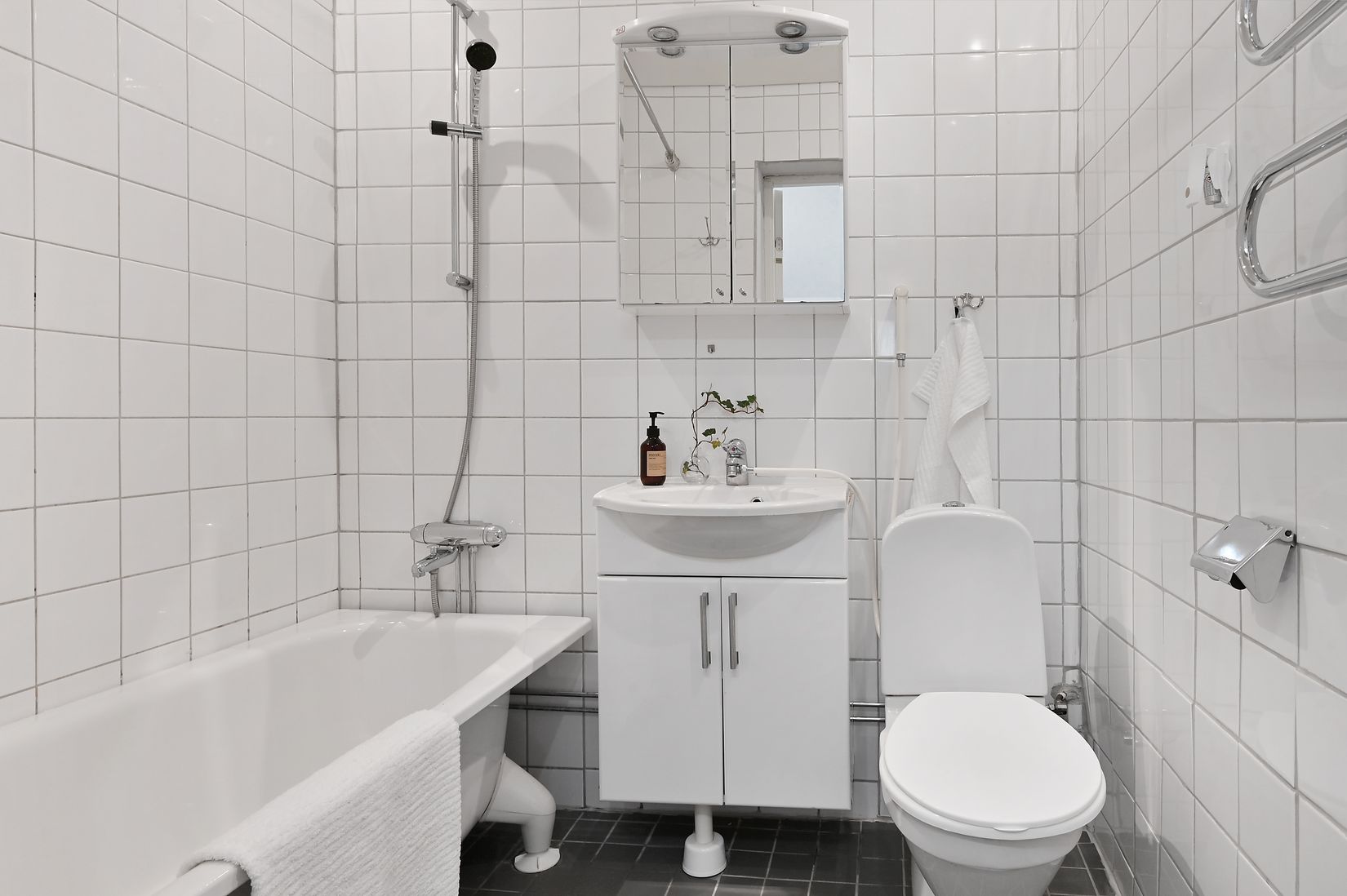 Bostadsrätt, Rondellen 10, Kallhäll Centrum, Järfälla