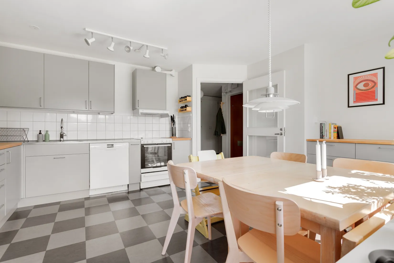 Bostadsrätt, Pilottorget 10, 3tr, Skarpnäck, Stockholm