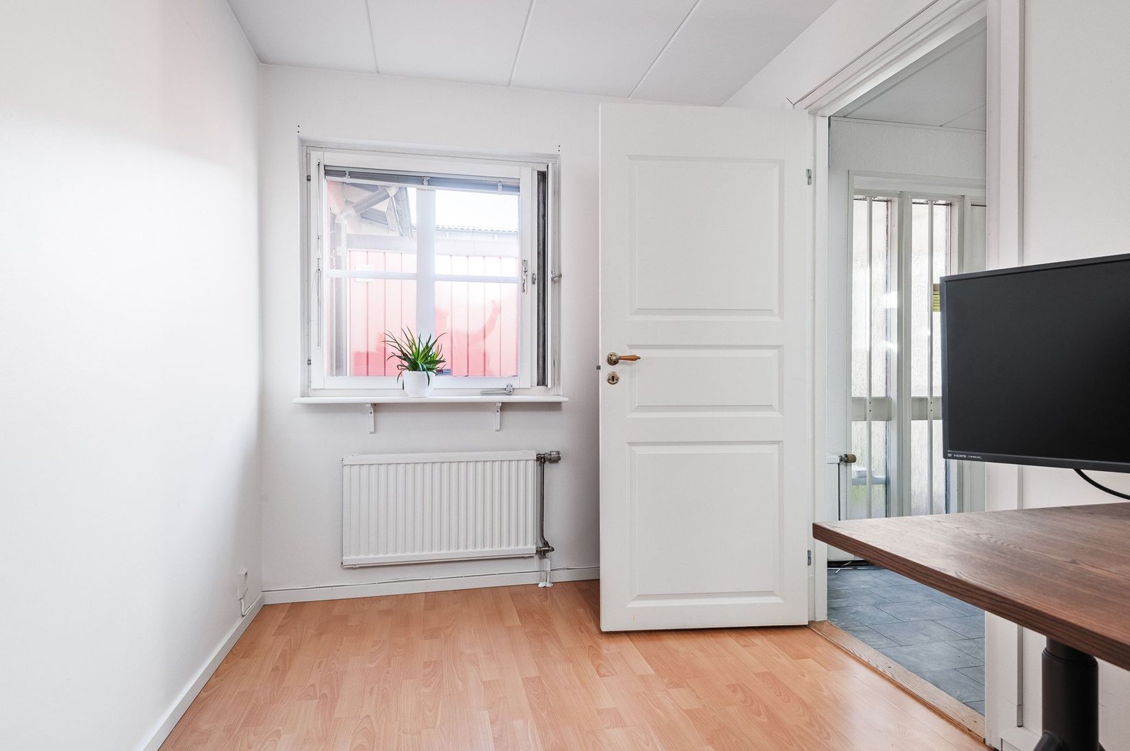 Radhus, Albert Engströms gata 154, Klockaretorpet, Norrköping